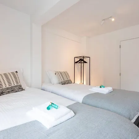 Spacious Penthouse For 8 People In The Centre Apartman