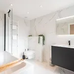 Apartamento Spacious Penthouse For 8 People In The Centre