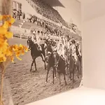 Апартаменти Spacious Penthouse For 8 People In The Centre