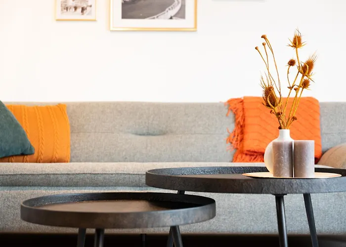 Апартаменты Spacious Penthouse For 8 People In The Centre *