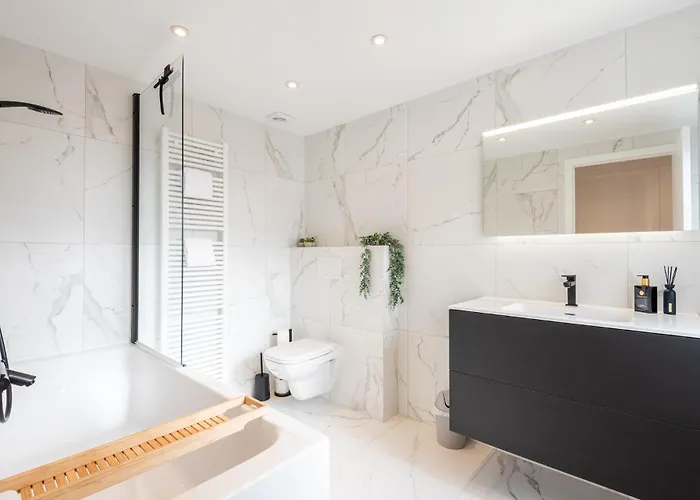 Апартаменты Spacious Penthouse For 8 People In The Centre *