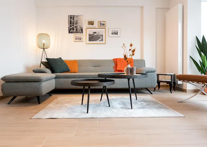 Апартаменты Spacious Penthouse For 8 People In The Centre *