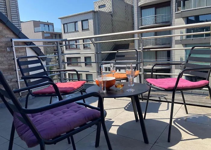 Апартаменты Spacious Penthouse For 8 People In The Centre Остенде