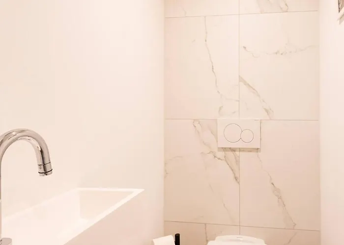 Spacious Penthouse For 8 People In The Centre *