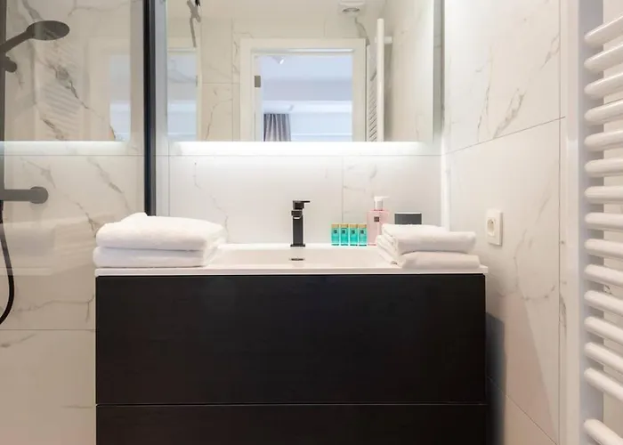 Lägenhet Spacious Penthouse For 8 People In The Centre