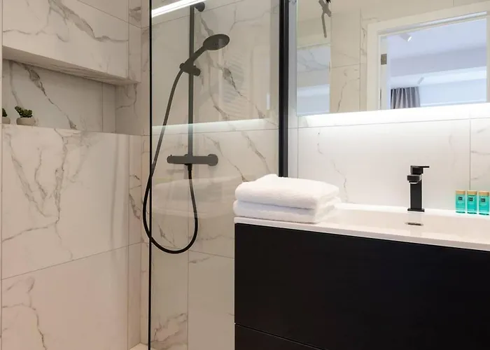 Spacious Penthouse For 8 People In The Centre Lägenhet Oostende