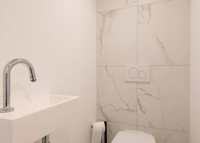 Spacious Penthouse For 8 People In The Centre Апартаменты Остенде