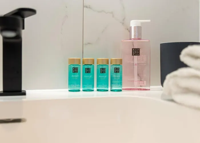 Апартаменты Spacious Penthouse For 8 People In The Centre *