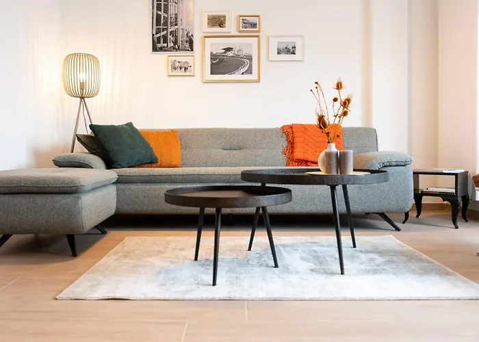 Spacious Penthouse For 8 People In The Centre Apartment *